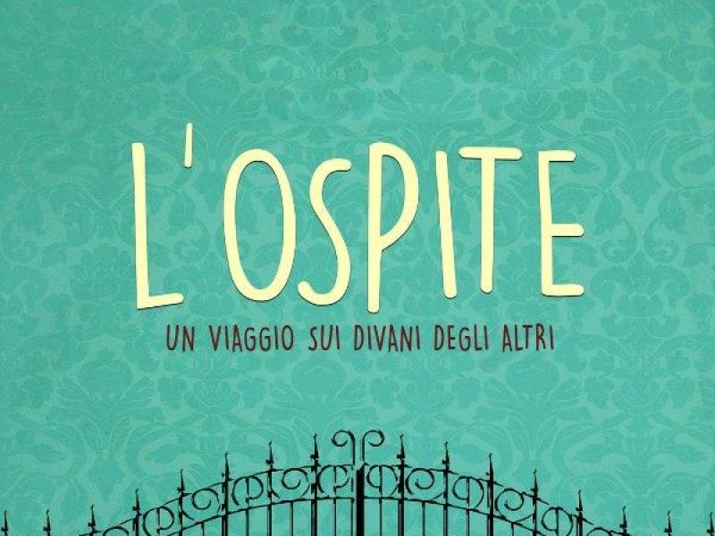 L'ospite - Un viaggio tra i divani degli altri